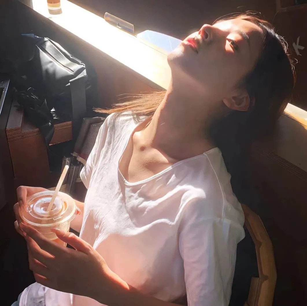 千万别抬头